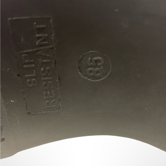 Savvy nursing clogs size 8.5.  Black with blue floral and butterfly designs. - Picture 6 of 6